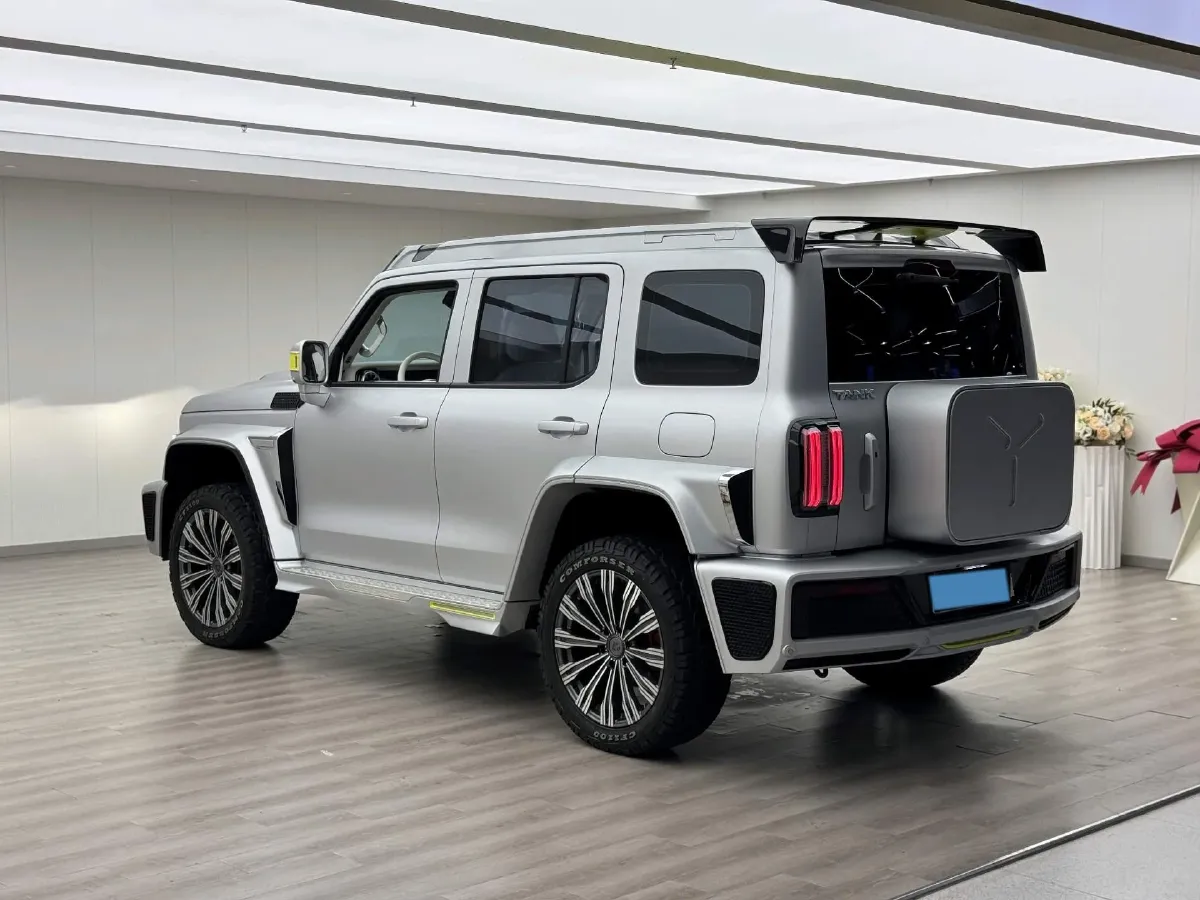 2021 Cyberspace 300 2.0T 227HP L4 8AT,autocango,china used car exporter,china ev exporter,chinese used car exporter,chinese used ev exporter