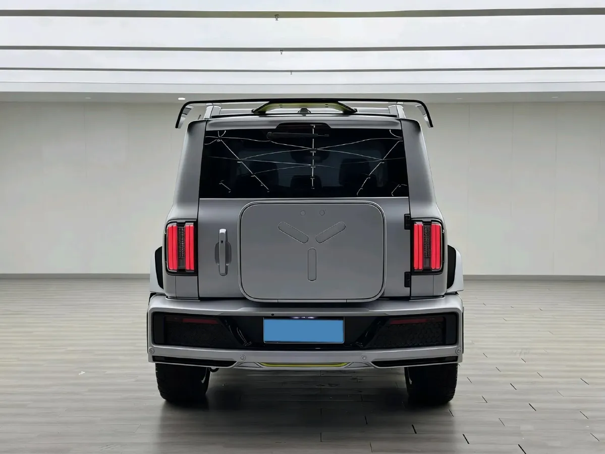 2021 Cyberspace 300 2.0T 227HP L4 8AT,autocango,china used car exporter,china ev exporter,chinese used car exporter,chinese used ev exporter