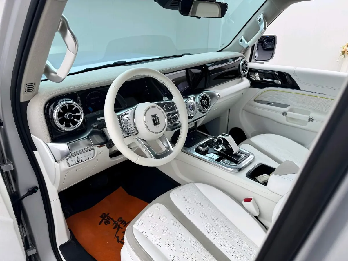 2021 Cyberspace 300 2.0T 227HP L4 8AT,autocango,china used car exporter,china ev exporter,chinese used car exporter,chinese used ev exporter