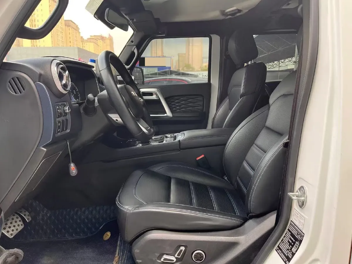 2021 Beijing BJ40 2.0T 163HP L4 8AT,autocango,china used car exporter,china ev exporter,chinese used car exporter,chinese used ev exporter