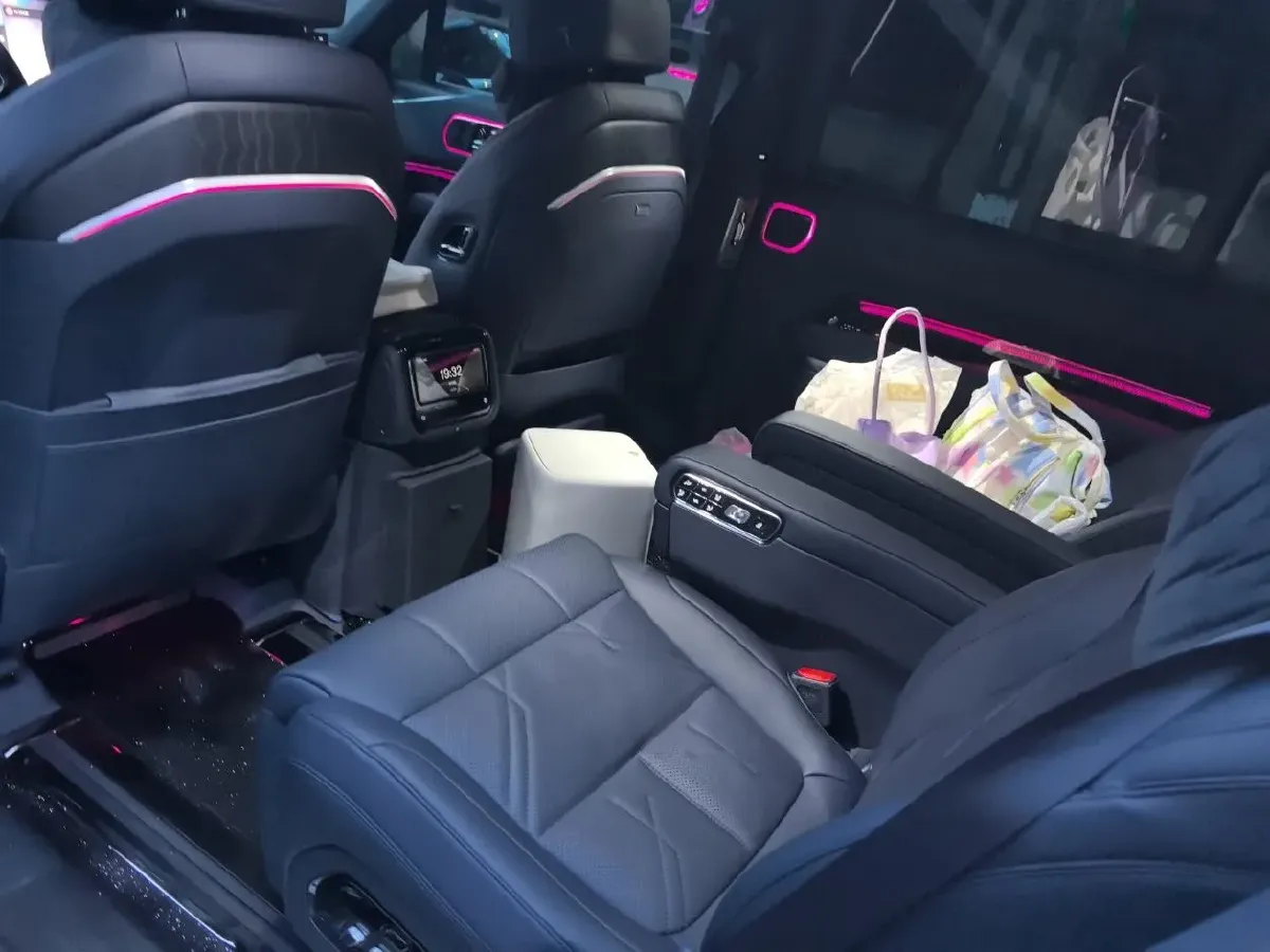 2025 Zeekr 9X 2.0T 279HP L4 1DHT PHEV,autocango,china used car exporter,china ev exporter,chinese used car exporter,chinese used ev exporter