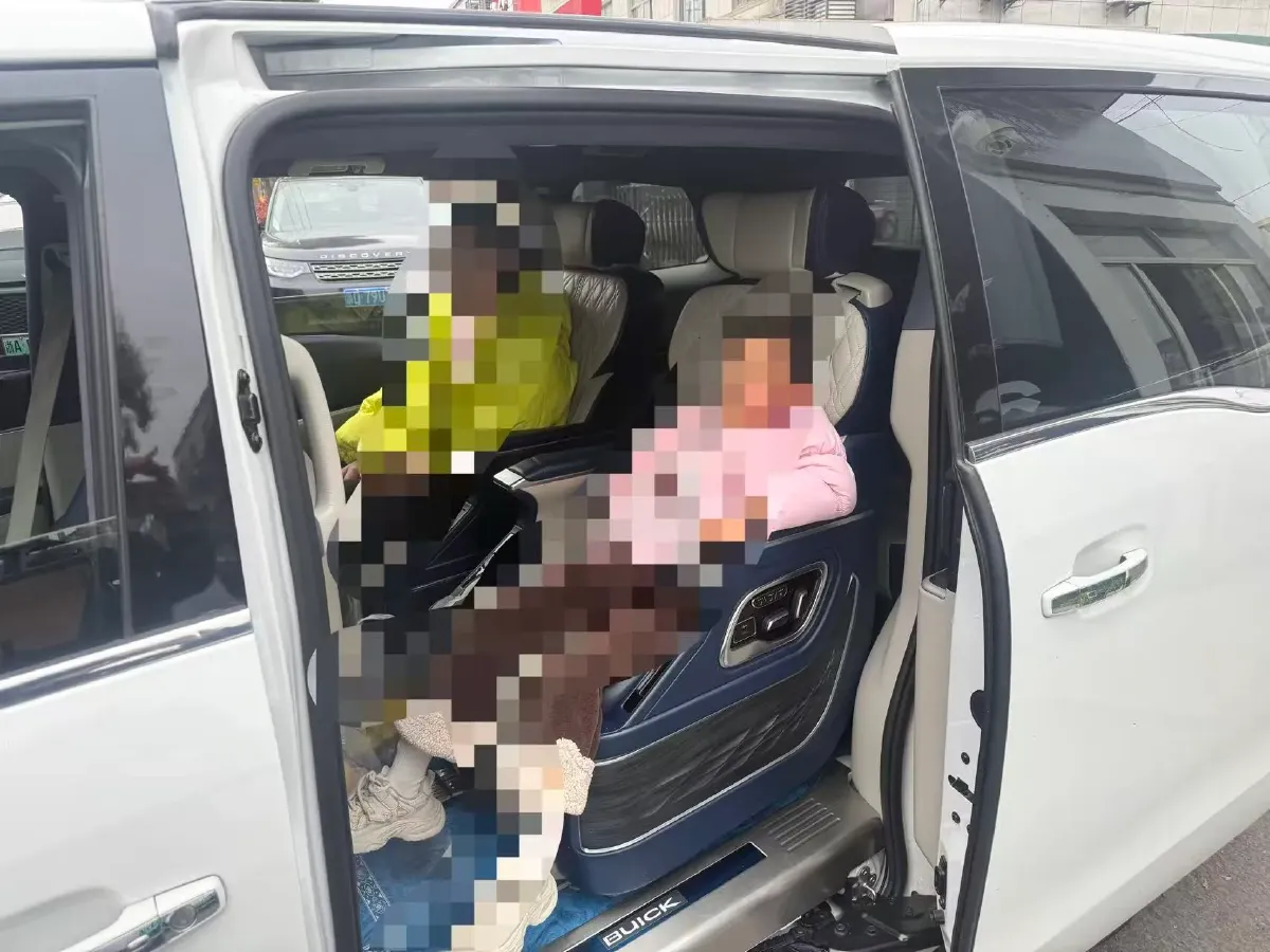 2021 Buick GL8 2.0T 237HP L4 9AT,autocango,china used car exporter,china ev exporter,chinese used car exporter,chinese used ev exporter