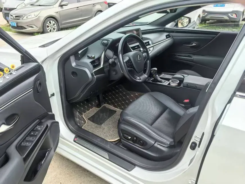 2020 Lexus ES 2.0L 173HP L4 CVT,autocango,china used car exporter,china ev exporter,chinese used car exporter,chinese used ev exporter