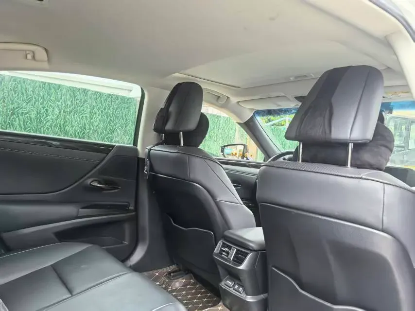 2020 Lexus ES 2.0L 173HP L4 CVT,autocango,china used car exporter,china ev exporter,chinese used car exporter,chinese used ev exporter