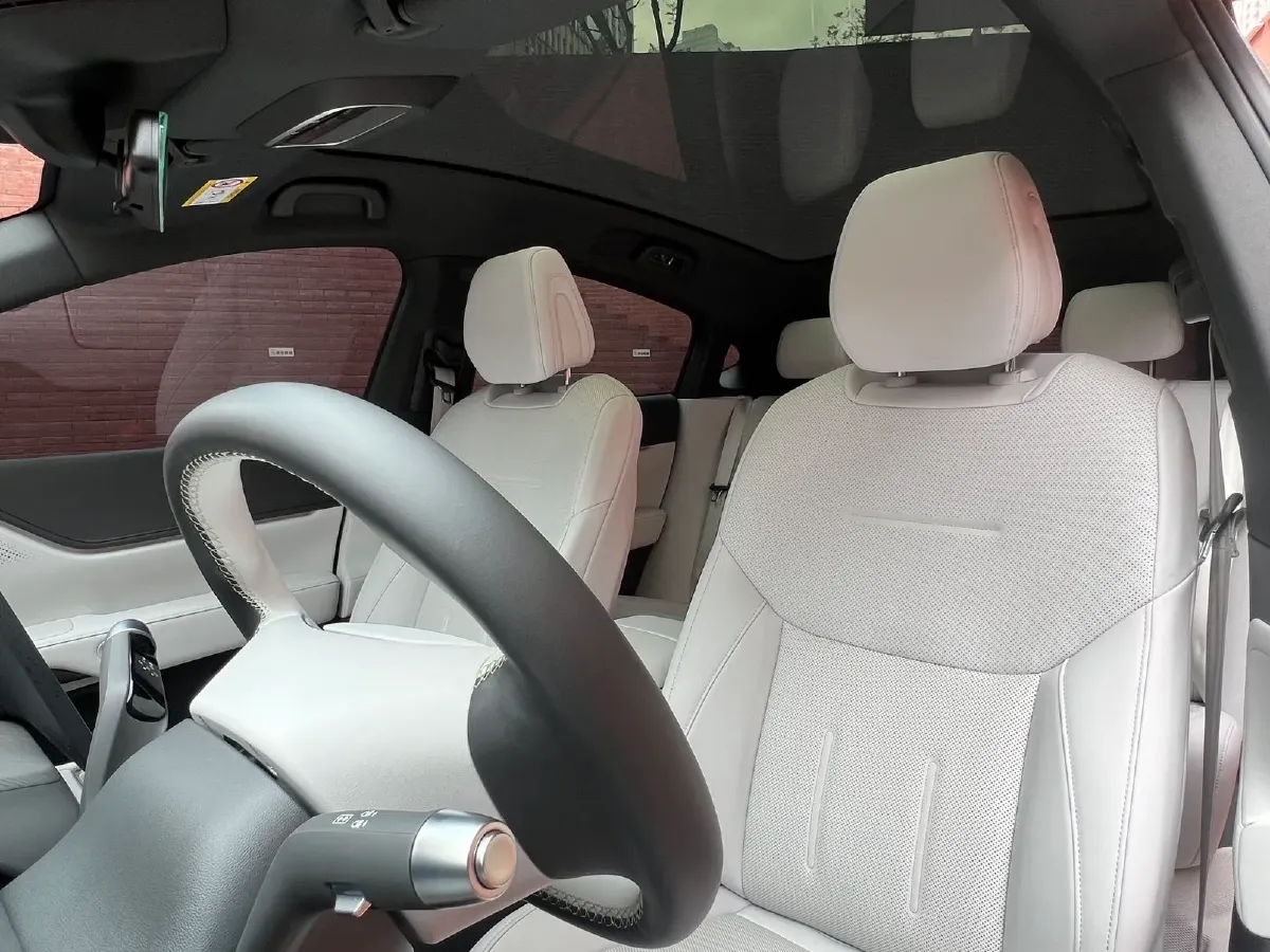 2025 Xpeng G6 BEV 68.5KWH,autocango,china used car exporter,china ev exporter,chinese used car exporter,chinese used ev exporter