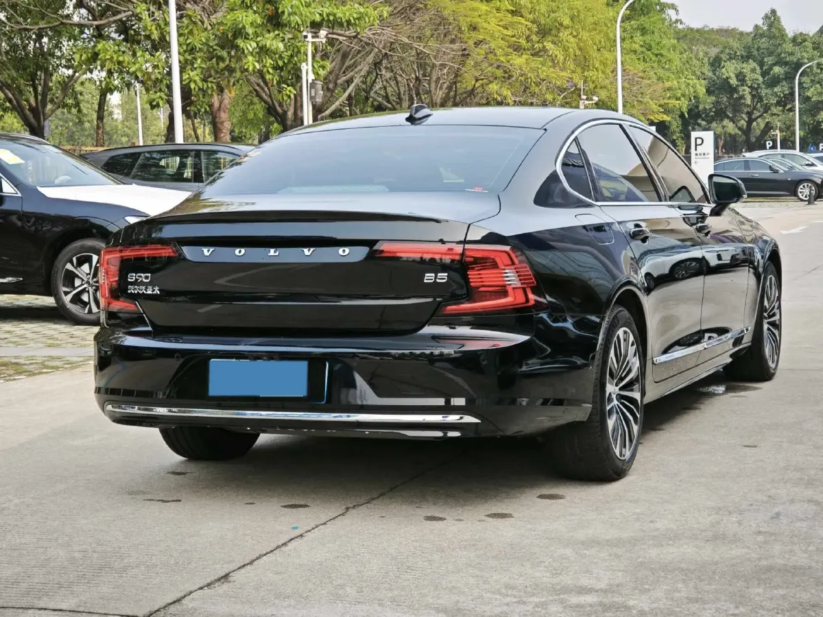 2024 Volvo S90 2.0T 250HP L4 8AT,autocango,china used car exporter,china ev exporter,chinese used car exporter,chinese used ev exporter