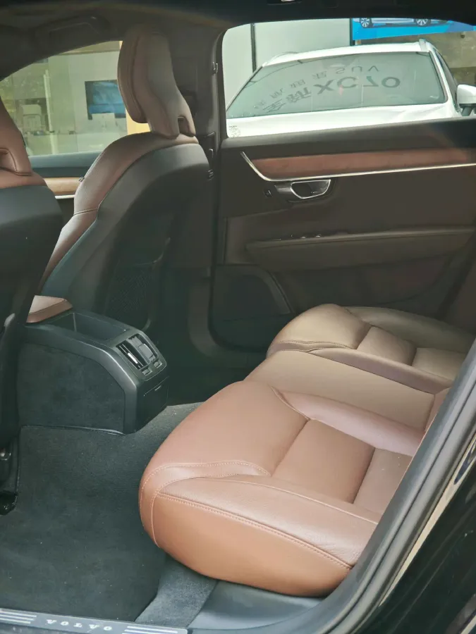 2024 Volvo S90 2.0T 250HP L4 8AT,autocango,china used car exporter,china ev exporter,chinese used car exporter,chinese used ev exporter