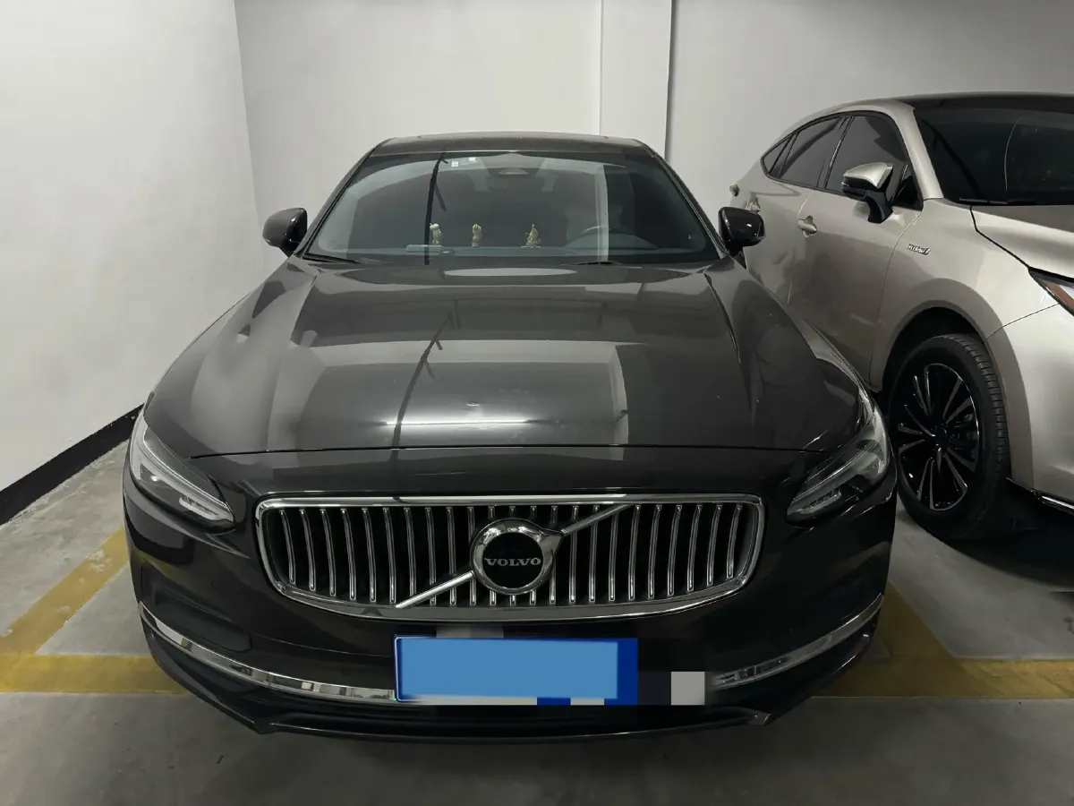 2022 Volvo S90 2.0T 250HP L4 8AT,autocango,china used car exporter,china ev exporter,chinese used car exporter,chinese used ev exporter