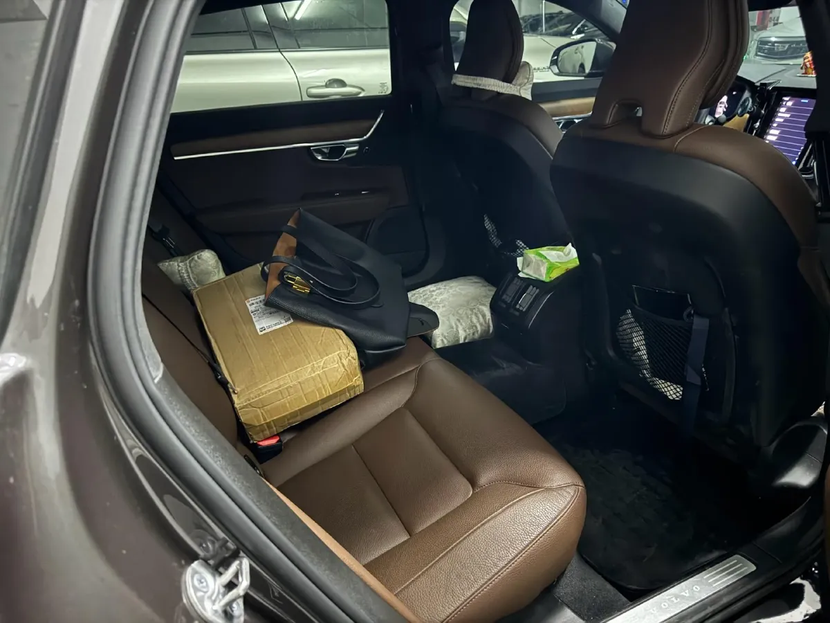 2022 Volvo S90 2.0T 250HP L4 8AT,autocango,china used car exporter,china ev exporter,chinese used car exporter,chinese used ev exporter