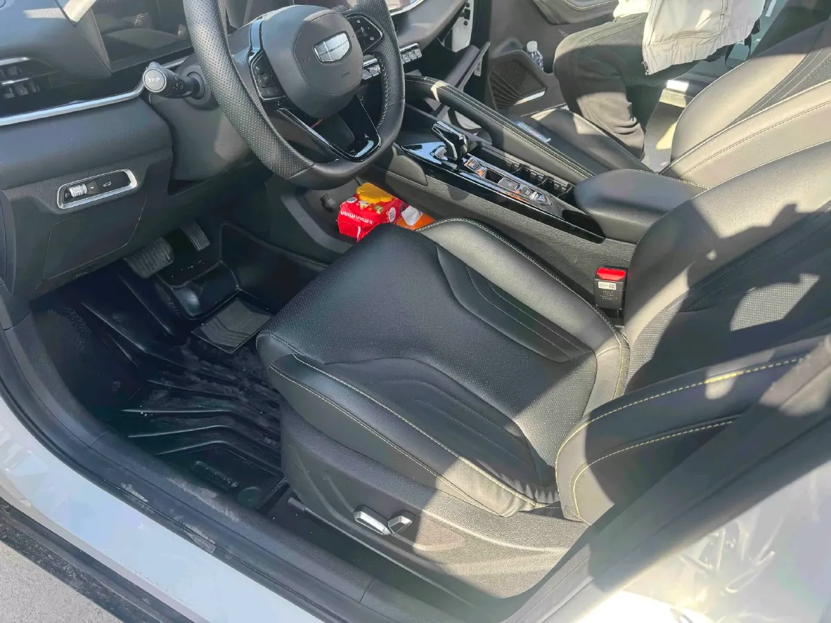 2025 Geely Coolray 1.5T 181HP L4 7DCT,autocango,china used car exporter,china ev exporter,chinese used car exporter,chinese used ev exporter