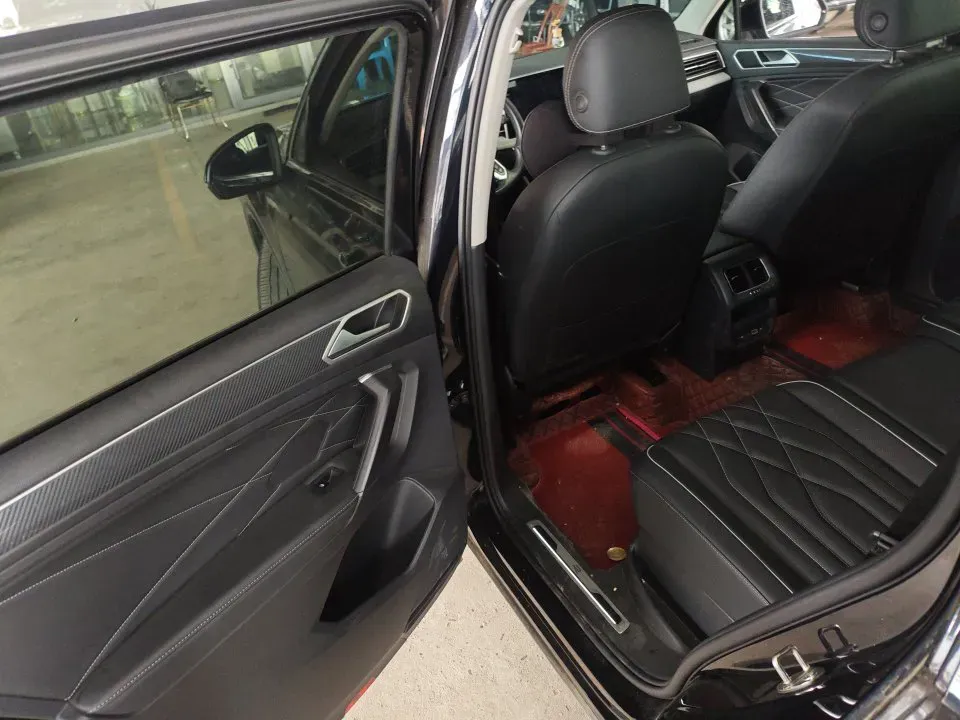 2024 Volkswagen Tiguan L 2.0T 186HP L4 7DCT,autocango,china used car exporter,china ev exporter,chinese used car exporter,chinese used ev exporter