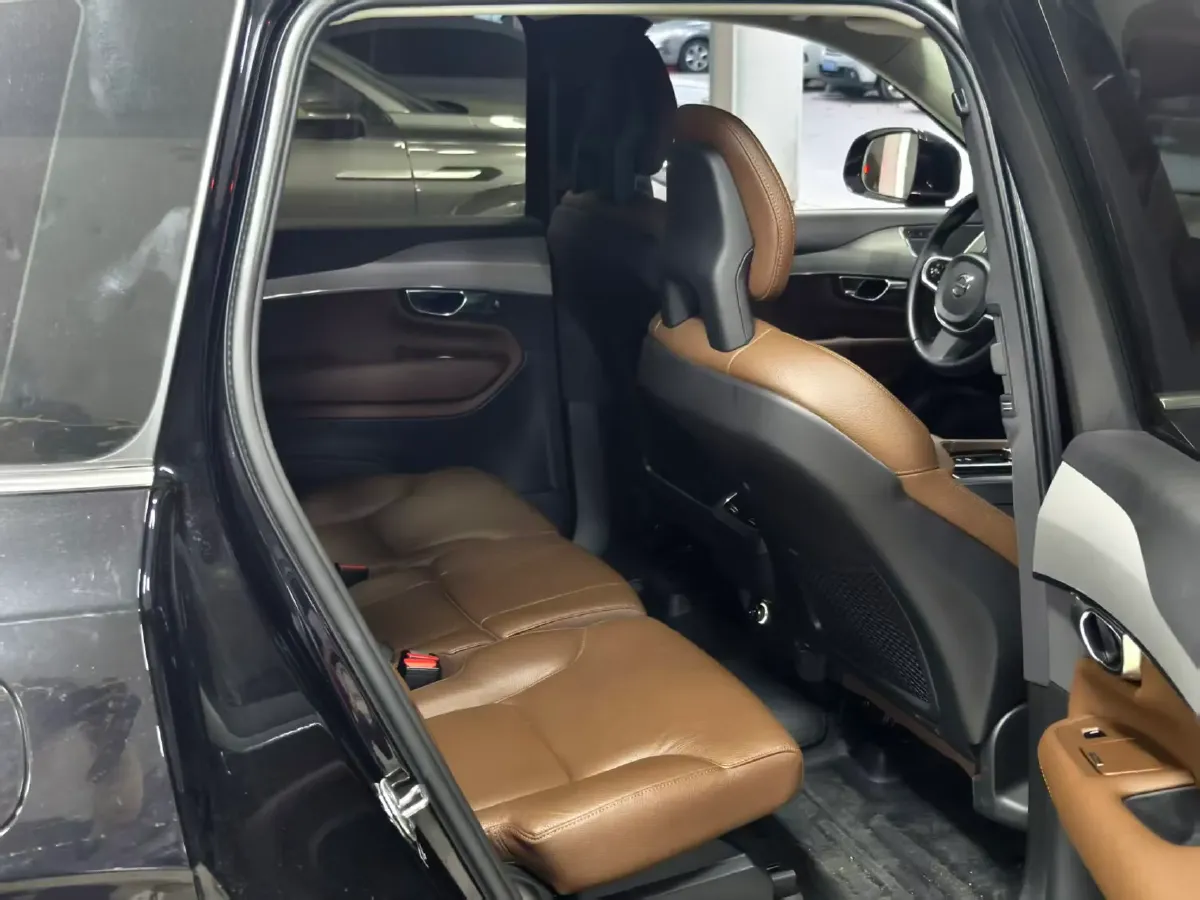 2020 Volvo XC90 2.0T 254HP L4 8AT,autocango,china used car exporter,china ev exporter,chinese used car exporter,chinese used ev exporter