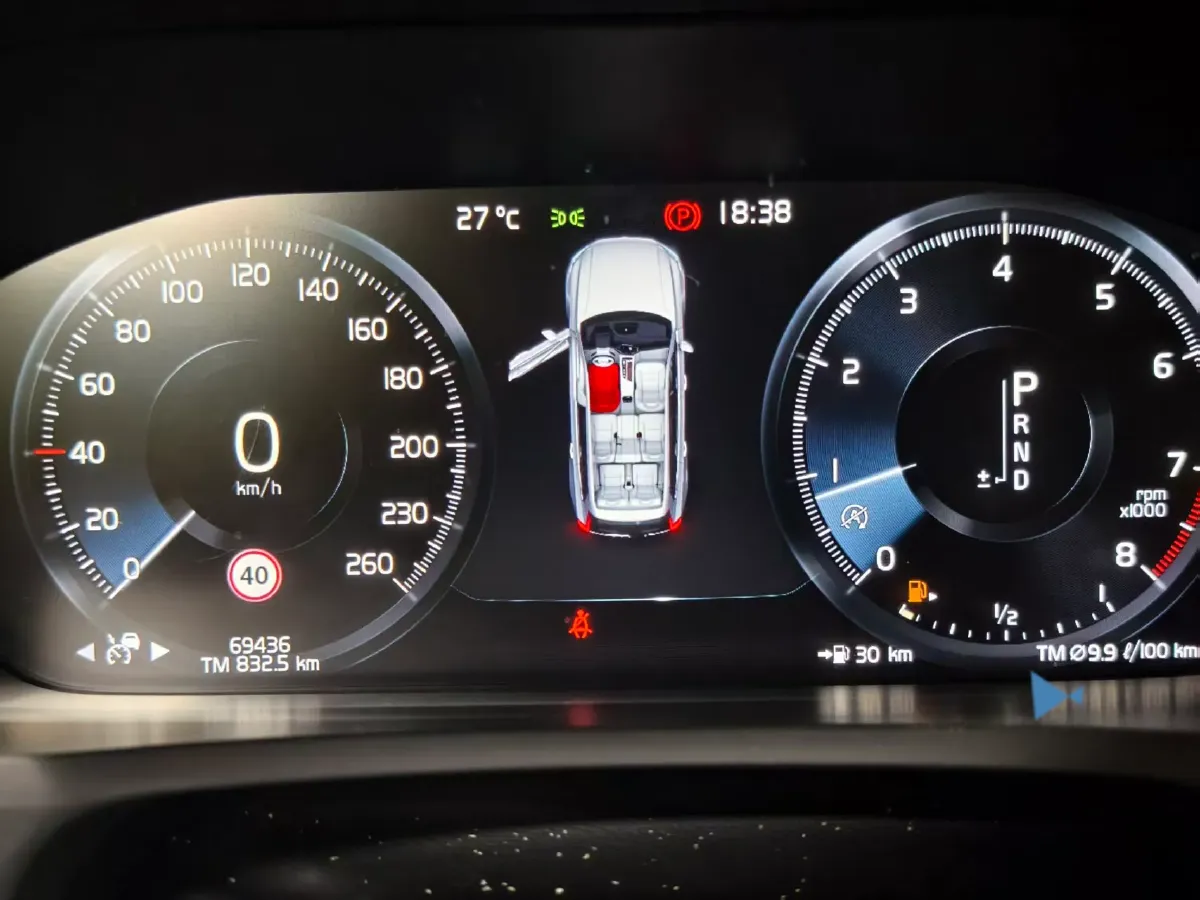 2020 Volvo XC90 2.0T 254HP L4 8AT,autocango,china used car exporter,china ev exporter,chinese used car exporter,chinese used ev exporter