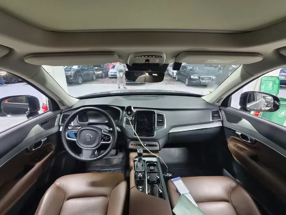 2020 Volvo XC90 2.0T 254HP L4 8AT,autocango,china used car exporter,china ev exporter,chinese used car exporter,chinese used ev exporter