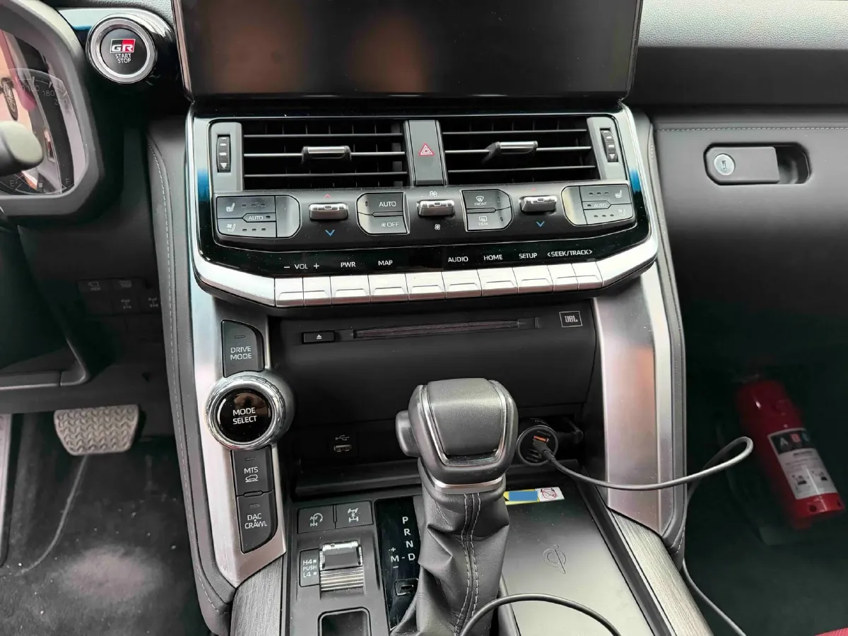 2024 Lexus LS 3.5L 299HP V6 E-CVT Hybrid,autocango,china used car exporter,china ev exporter,chinese used car exporter,chinese used ev exporter