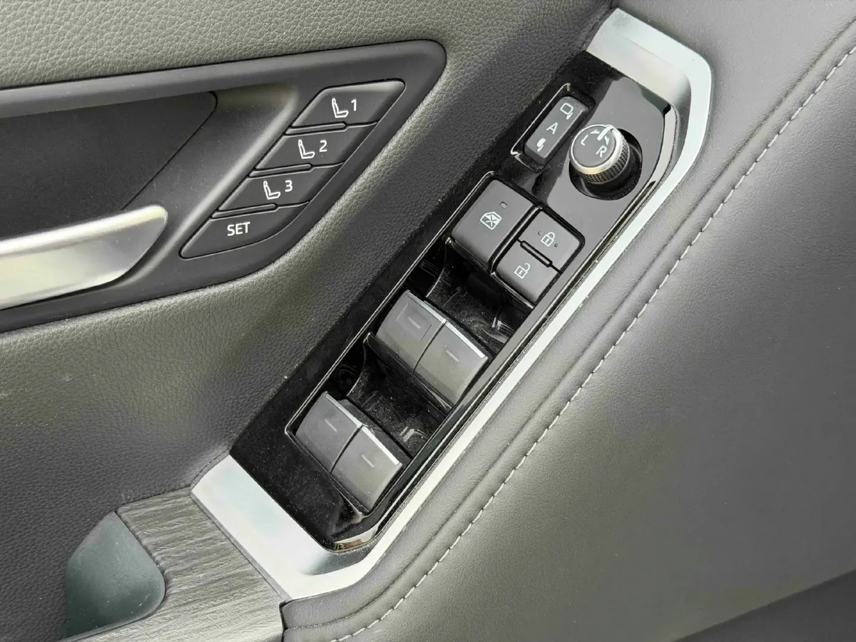 2024 Lexus LS 3.5L 299HP V6 E-CVT Hybrid,autocango,china used car exporter,china ev exporter,chinese used car exporter,chinese used ev exporter