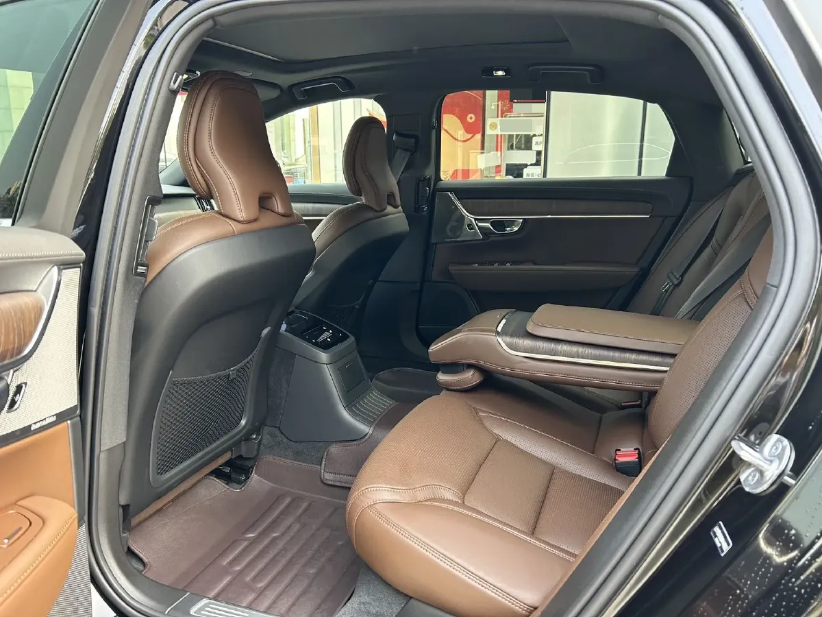 2025 Volvo S90 PHEV 2.0T 310HP L4 8AT PHEV 18.831KWH,autocango,china used car exporter,china ev exporter,chinese used car exporter,chinese used ev exporter