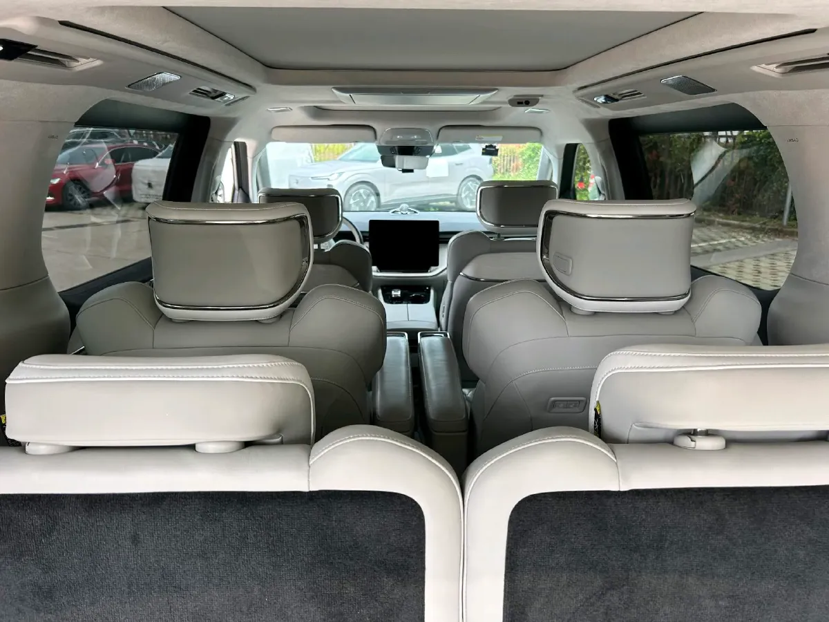 2025 Volvo EM90 BEV 116KWH,autocango,china used car exporter,china ev exporter,chinese used car exporter,chinese used ev exporter