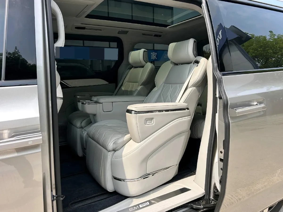 2025 Volvo EM90 BEV 116KWH,autocango,china used car exporter,china ev exporter,chinese used car exporter,chinese used ev exporter