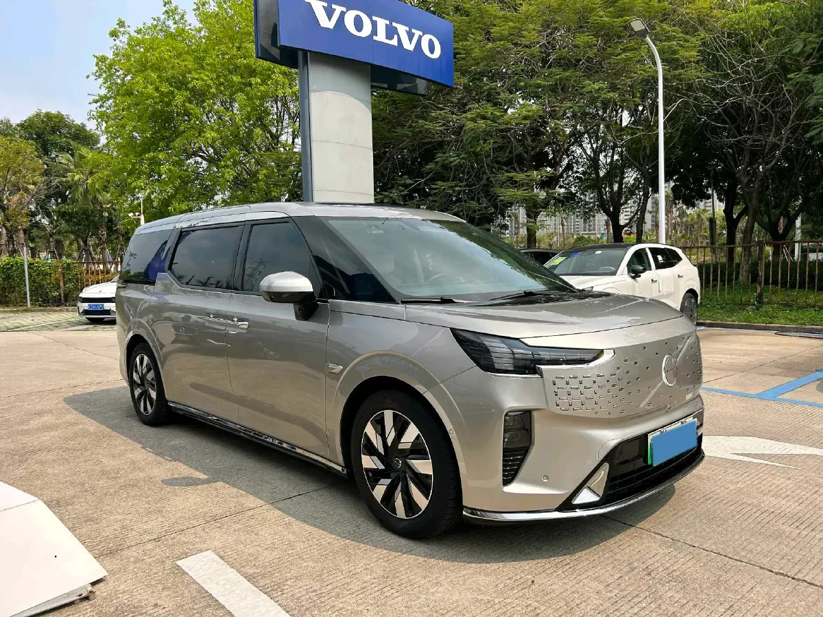2025 Volvo EM90 BEV 116KWH,autocango,china used car exporter,china ev exporter,chinese used car exporter,chinese used ev exporter