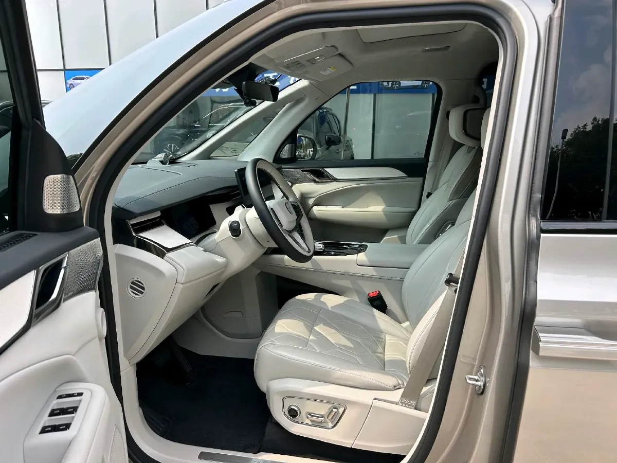 2025 Volvo EM90 BEV 116KWH,autocango,china used car exporter,china ev exporter,chinese used car exporter,chinese used ev exporter