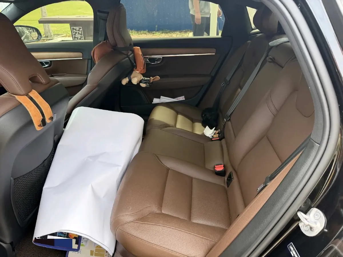 2024 Volvo S90 2.0T 250HP L4 8AT,autocango,china used car exporter,china ev exporter,chinese used car exporter,chinese used ev exporter