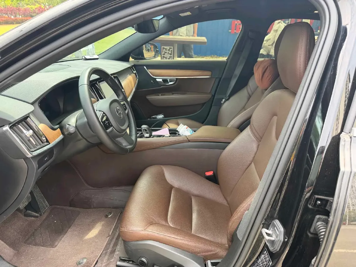 2024 Volvo S90 2.0T 250HP L4 8AT,autocango,china used car exporter,china ev exporter,chinese used car exporter,chinese used ev exporter