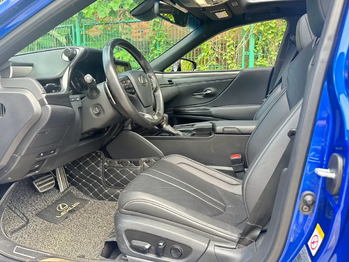 2020 Lexus ES 2.5L 207HP L4 8AT,autocango,china used car exporter,china ev exporter,chinese used car exporter,chinese used ev exporter