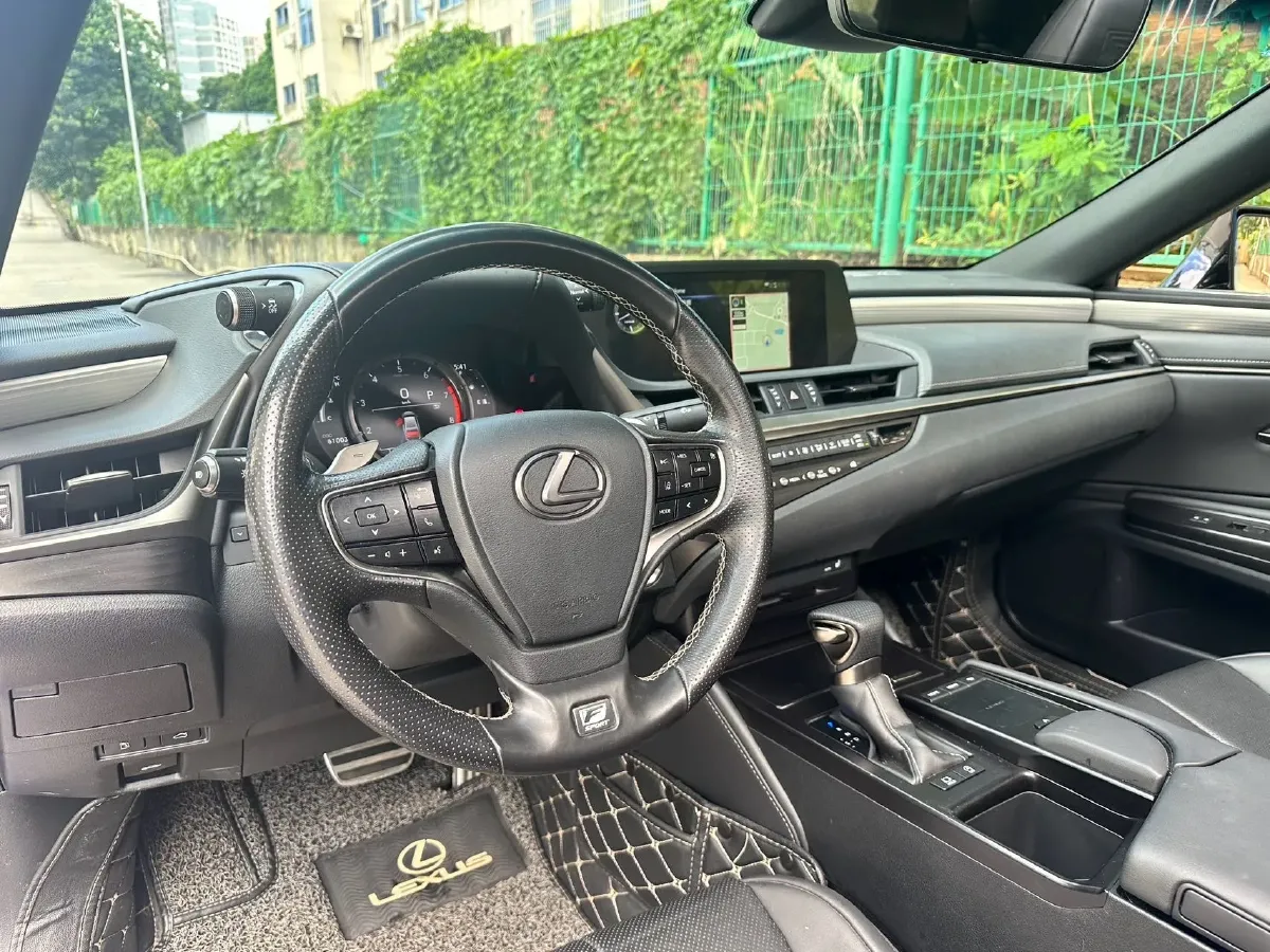 2020 Lexus ES 2.5L 207HP L4 8AT,autocango,china used car exporter,china ev exporter,chinese used car exporter,chinese used ev exporter