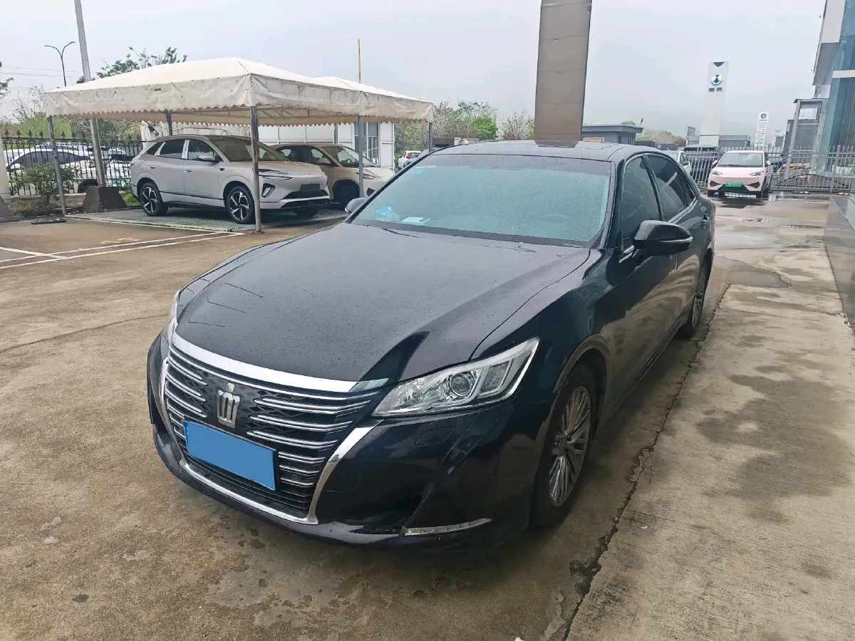 2017 Toyota Crown 2.0T 235HP L4 8AT,autocango,china used car exporter,china ev exporter,chinese used car exporter,chinese used ev exporter