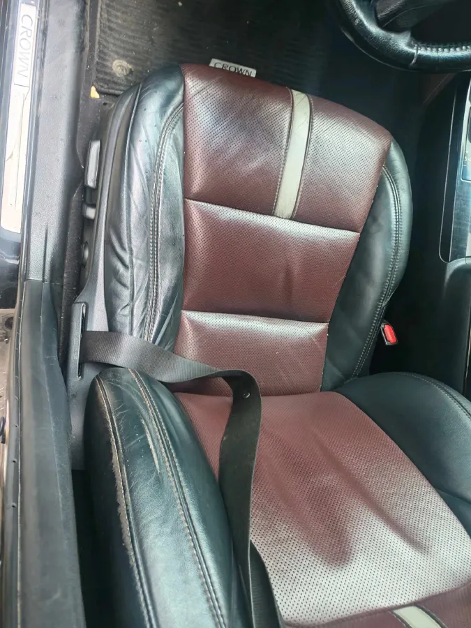 2017 Toyota Crown 2.0T 235HP L4 8AT,autocango,china used car exporter,china ev exporter,chinese used car exporter,chinese used ev exporter