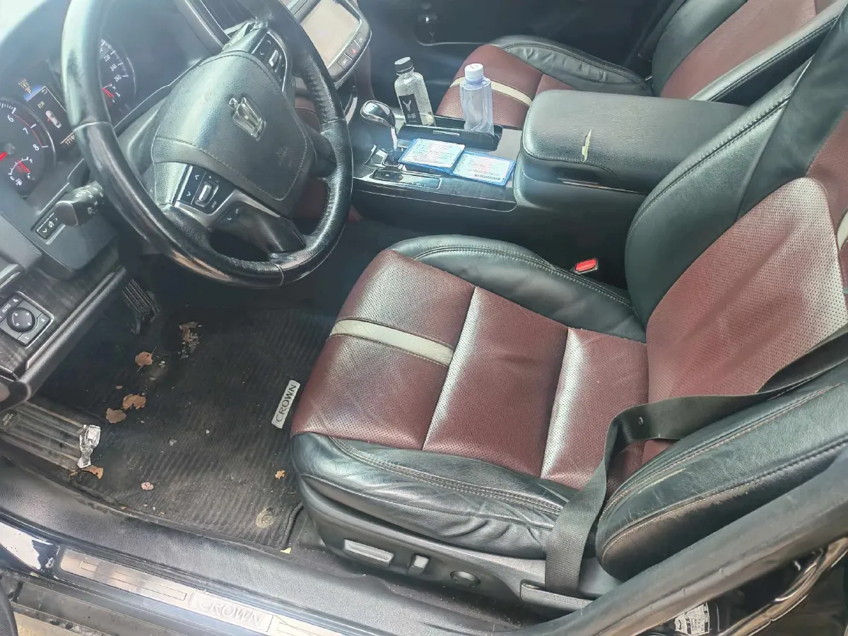 2017 Toyota Crown 2.0T 235HP L4 8AT,autocango,china used car exporter,china ev exporter,chinese used car exporter,chinese used ev exporter