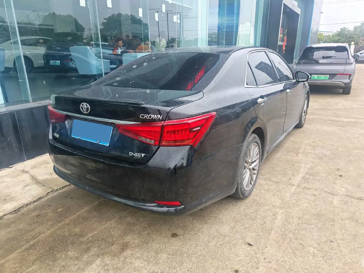 2017 Toyota Crown 2.0T 235HP L4 8AT,autocango,china used car exporter,china ev exporter,chinese used car exporter,chinese used ev exporter