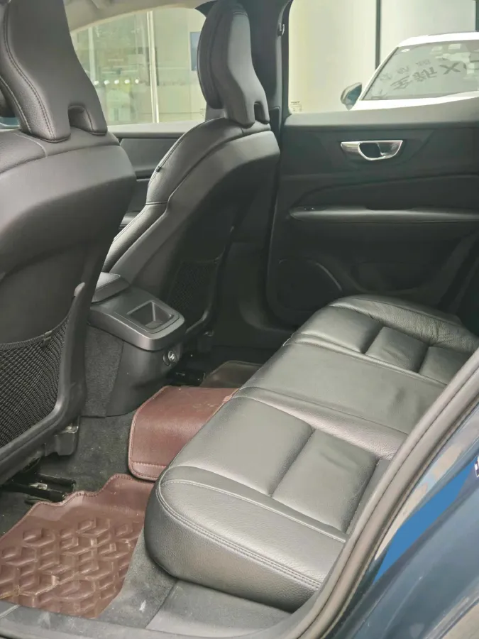 2020 Volvo S60 2.0T 190HP L4 8AT,autocango,china used car exporter,china ev exporter,chinese used car exporter,chinese used ev exporter