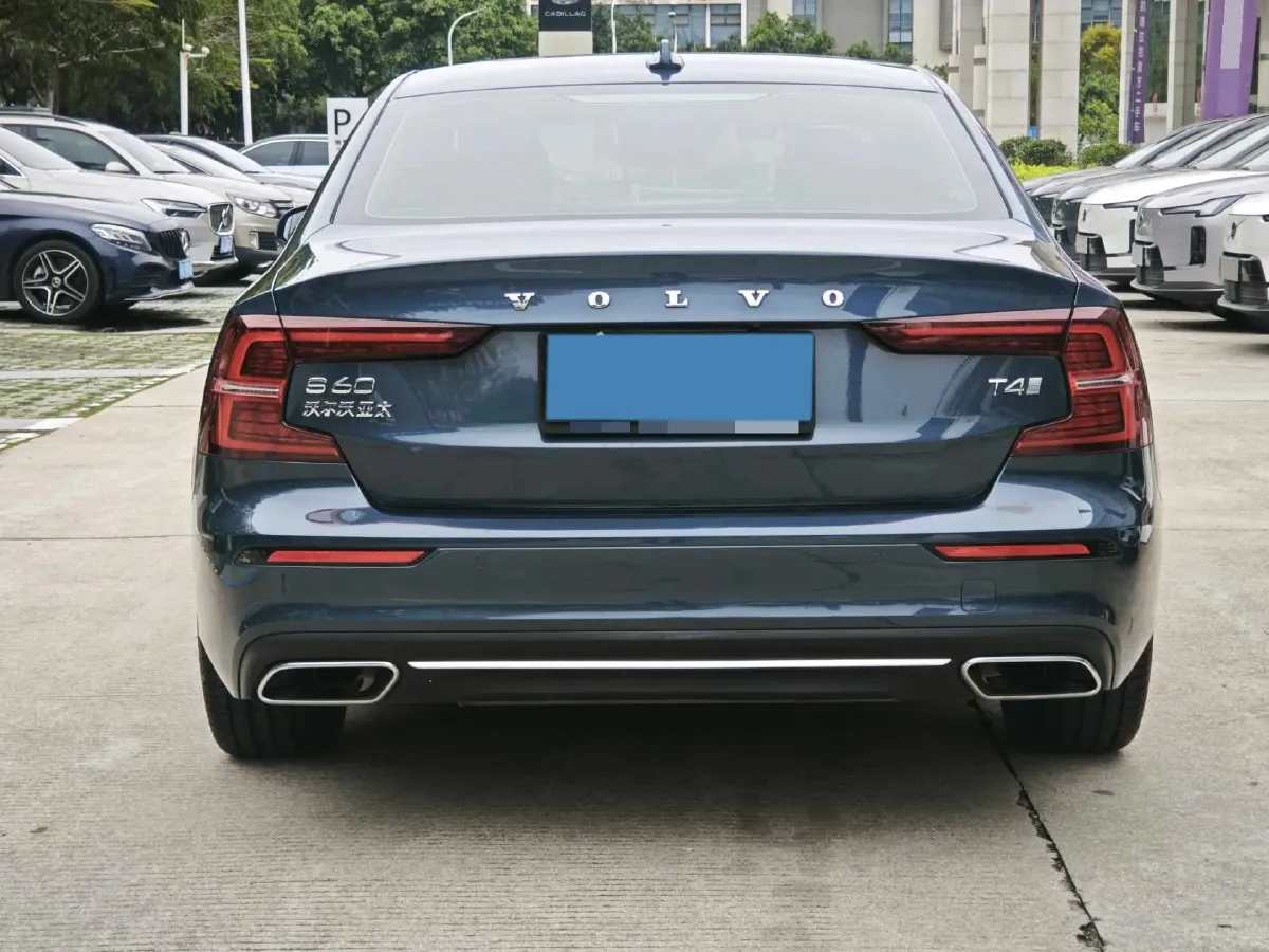 2020 Volvo S60 2.0T 190HP L4 8AT,autocango,china used car exporter,china ev exporter,chinese used car exporter,chinese used ev exporter