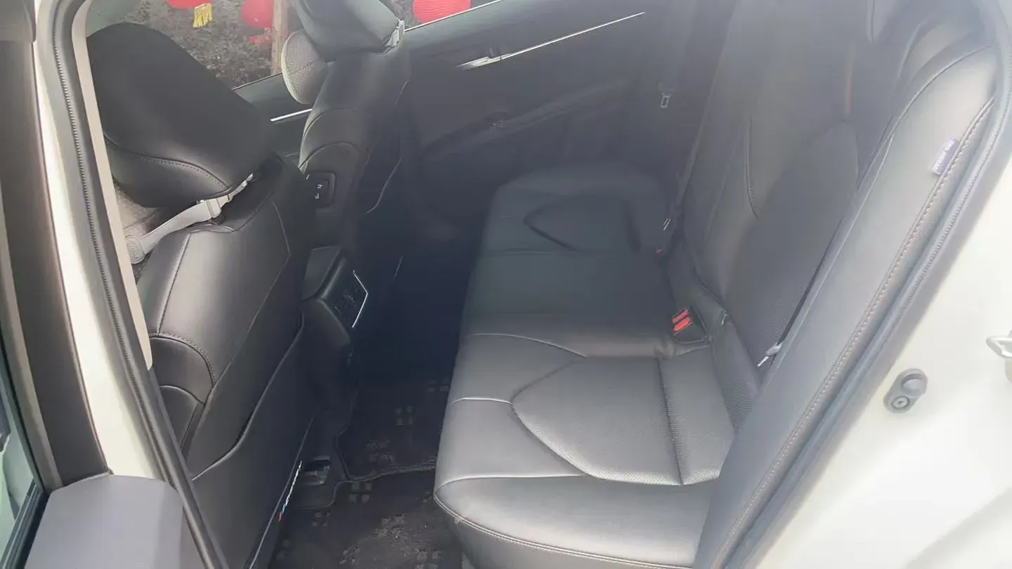 2023 Toyota Camry 2.5L 207HP L4 8AT,autocango,china used car exporter,china ev exporter,chinese used car exporter,chinese used ev exporter