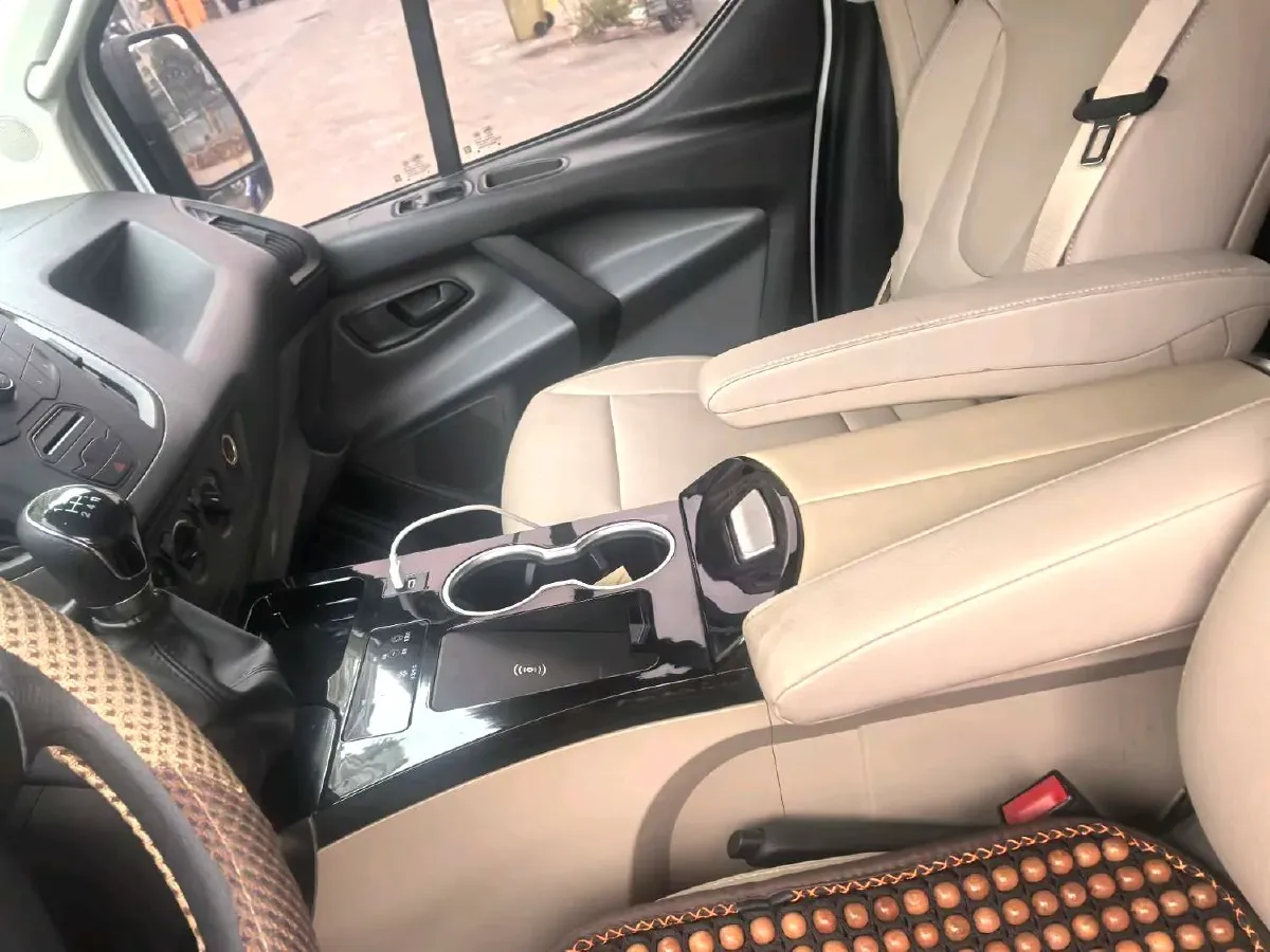 2021 Ford Transit 2.0T 121HP L4 5MT,autocango,china used car exporter,china ev exporter,chinese used car exporter,chinese used ev exporter