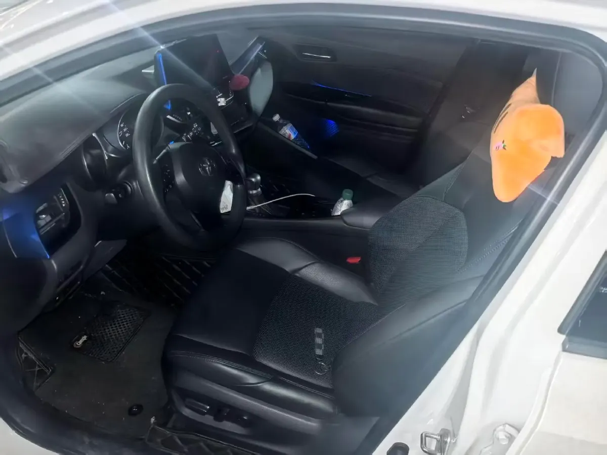 2020 Toyota C-HR 2.0L 171HP L4 CVT,autocango,china used car exporter,china ev exporter,chinese used car exporter,chinese used ev exporter