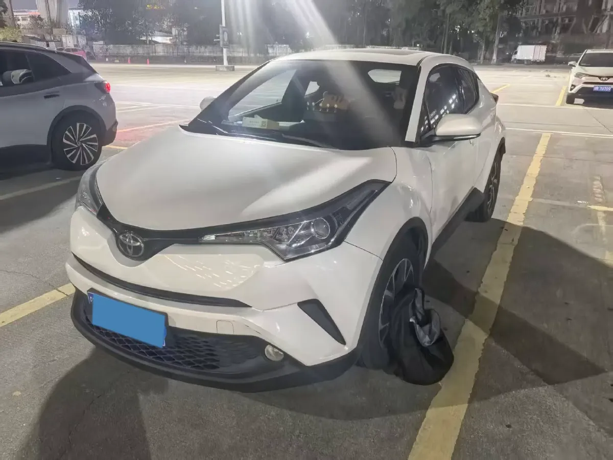 2020 Toyota C-HR 2.0L 171HP L4 CVT,autocango,china used car exporter,china ev exporter,chinese used car exporter,chinese used ev exporter