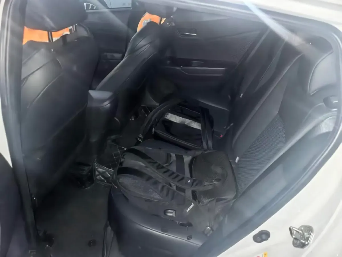 2020 Toyota C-HR 2.0L 171HP L4 CVT,autocango,china used car exporter,china ev exporter,chinese used car exporter,chinese used ev exporter