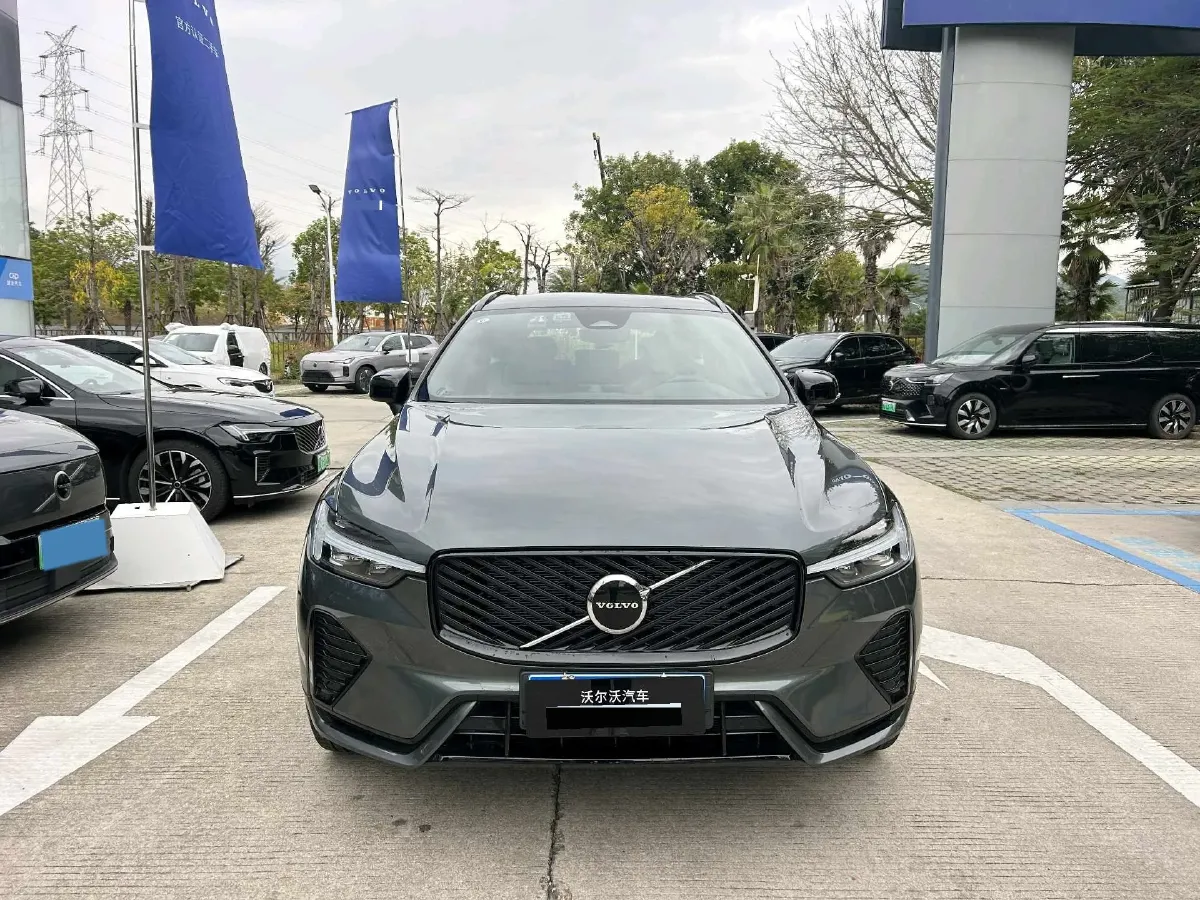 2026 Volvo XC60 2.0T 250HP L4 8AT,autocango,china used car exporter,china ev exporter,chinese used car exporter,chinese used ev exporter