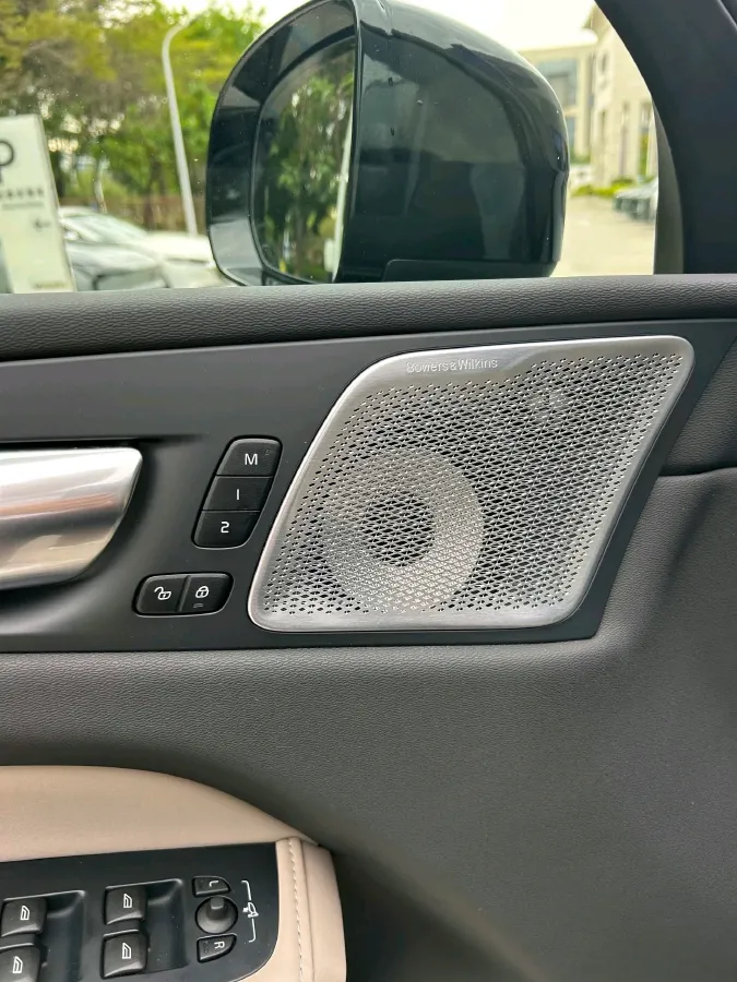 2026 Volvo XC60 2.0T 250HP L4 8AT,autocango,china used car exporter,china ev exporter,chinese used car exporter,chinese used ev exporter