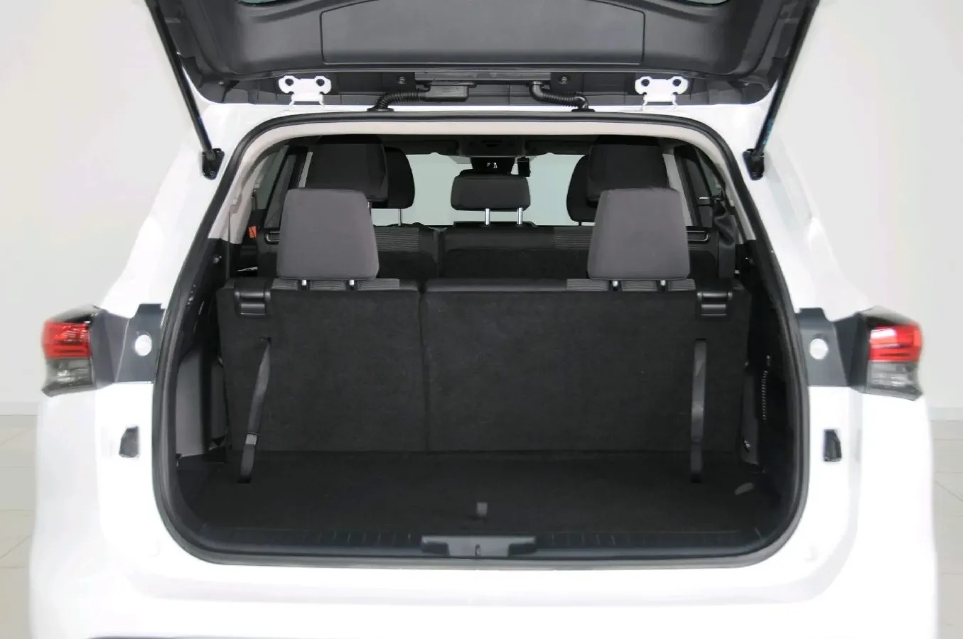 2024 Toyota Highlander 2.5L 189HP L4 E-CVT Hybrid,autocango,china used car exporter,china ev exporter,chinese used car exporter,chinese used ev exporter