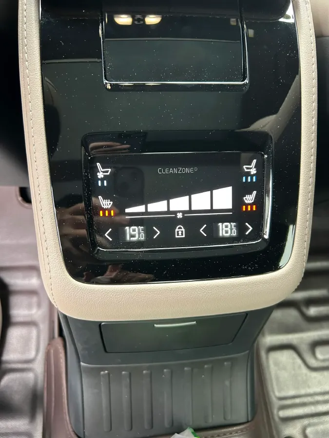 2026 Volvo S90 PHEV 2.0T 310HP L4 8AT PHEV,autocango,china used car exporter,china ev exporter,chinese used car exporter,chinese used ev exporter