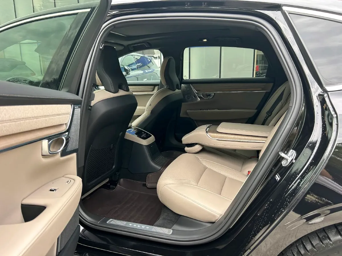 2026 Volvo S90 PHEV 2.0T 310HP L4 8AT PHEV,autocango,china used car exporter,china ev exporter,chinese used car exporter,chinese used ev exporter