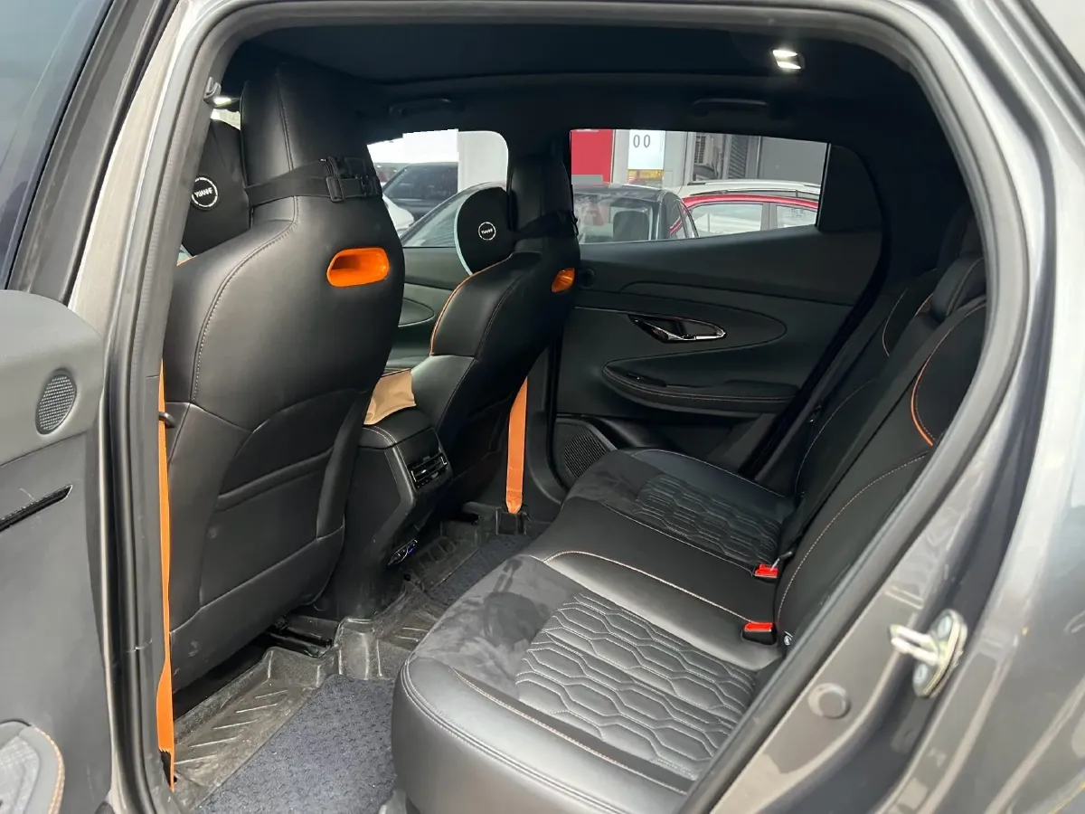 2022 ChangAn UNI-T 1.5T 188HP L4 7DCT,autocango,china used car exporter,china ev exporter,chinese used car exporter,chinese used ev exporter