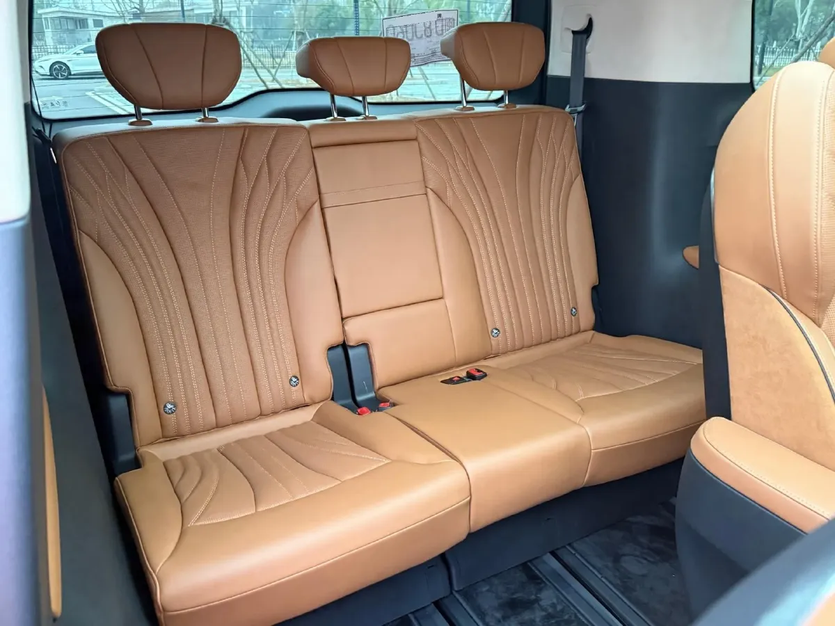 2023 HongQi HQ9 2.0T 252HP L4 8AT,autocango,china used car exporter,china ev exporter,chinese used car exporter,chinese used ev exporter