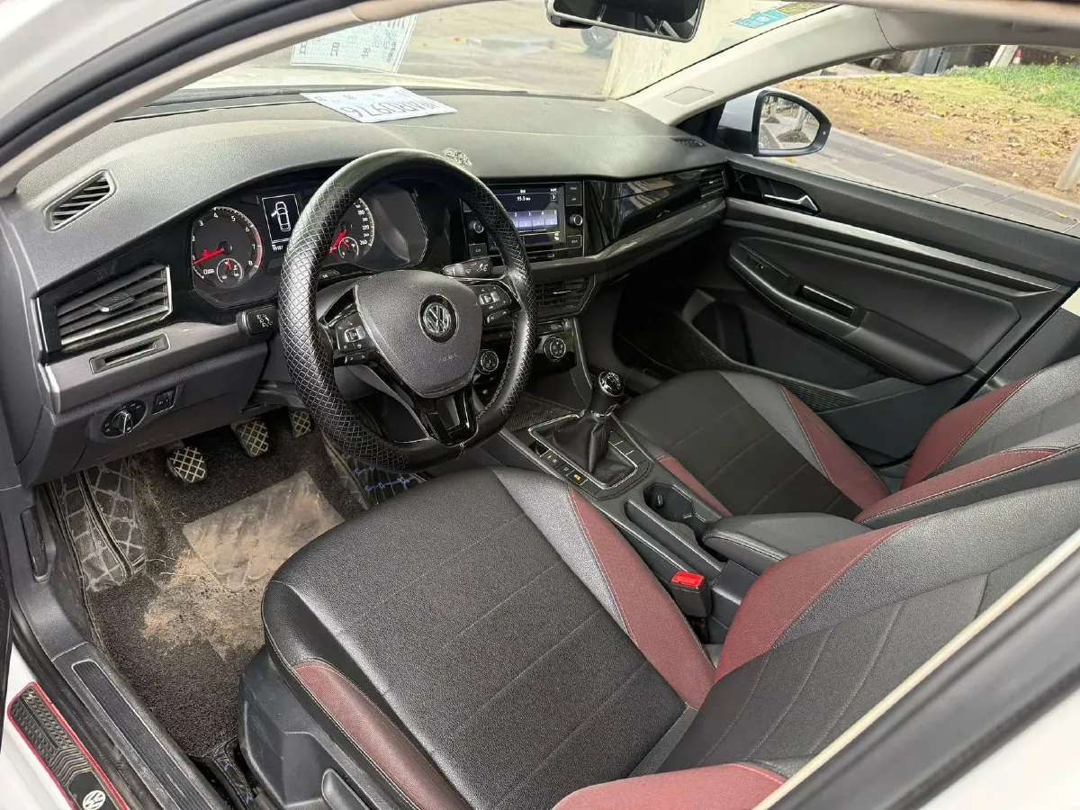 2019 Dongfeng RuiQi 6 2.4L 158HP L4 5MT,autocango,china used car exporter,china ev exporter,chinese used car exporter,chinese used ev exporter