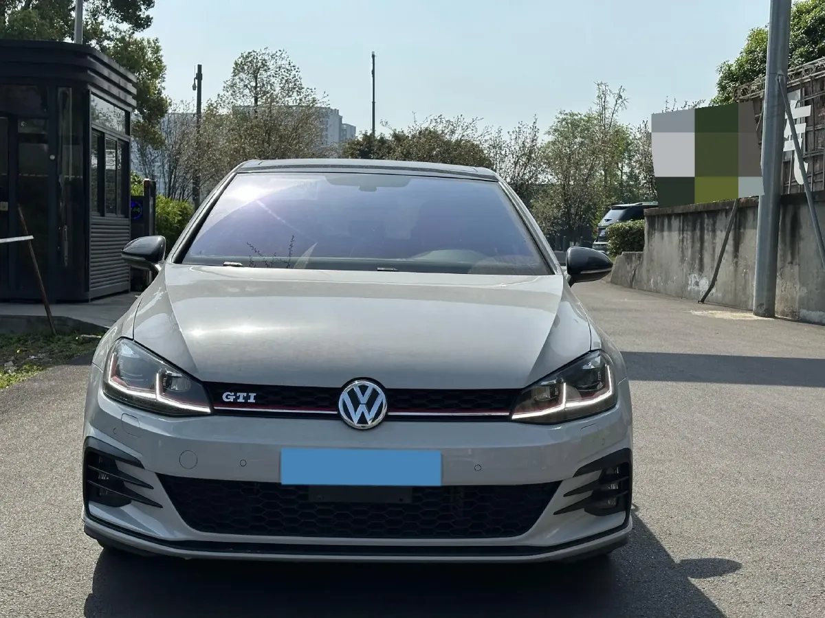 2018 Volkswagen GolfGTI 2.0T 220HP L4 7DCT,autocango,china used car exporter,china ev exporter,chinese used car exporter,chinese used ev exporter