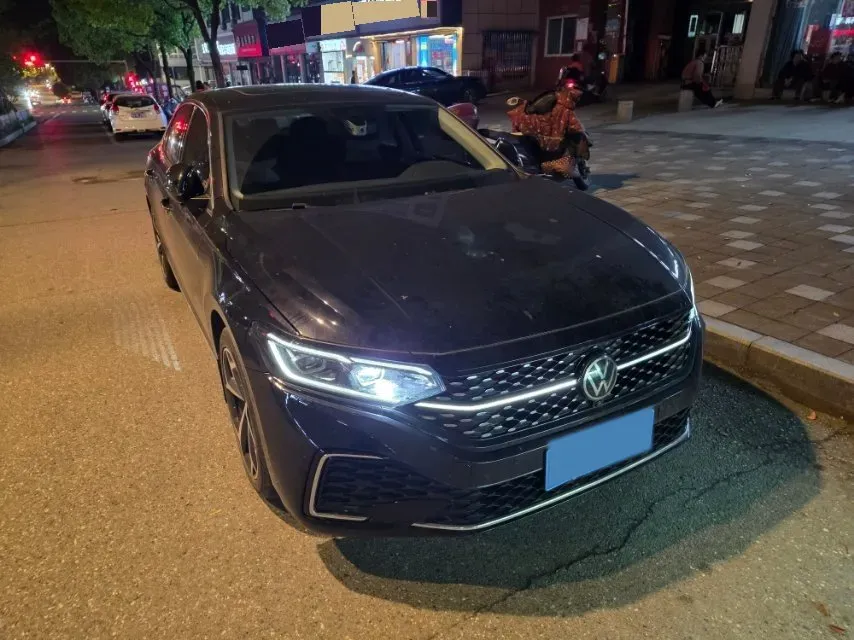 2024 Volkswagen Passat 2.0T 220HP L4 7DCT,autocango,china used car exporter,china ev exporter,chinese used car exporter,chinese used ev exporter